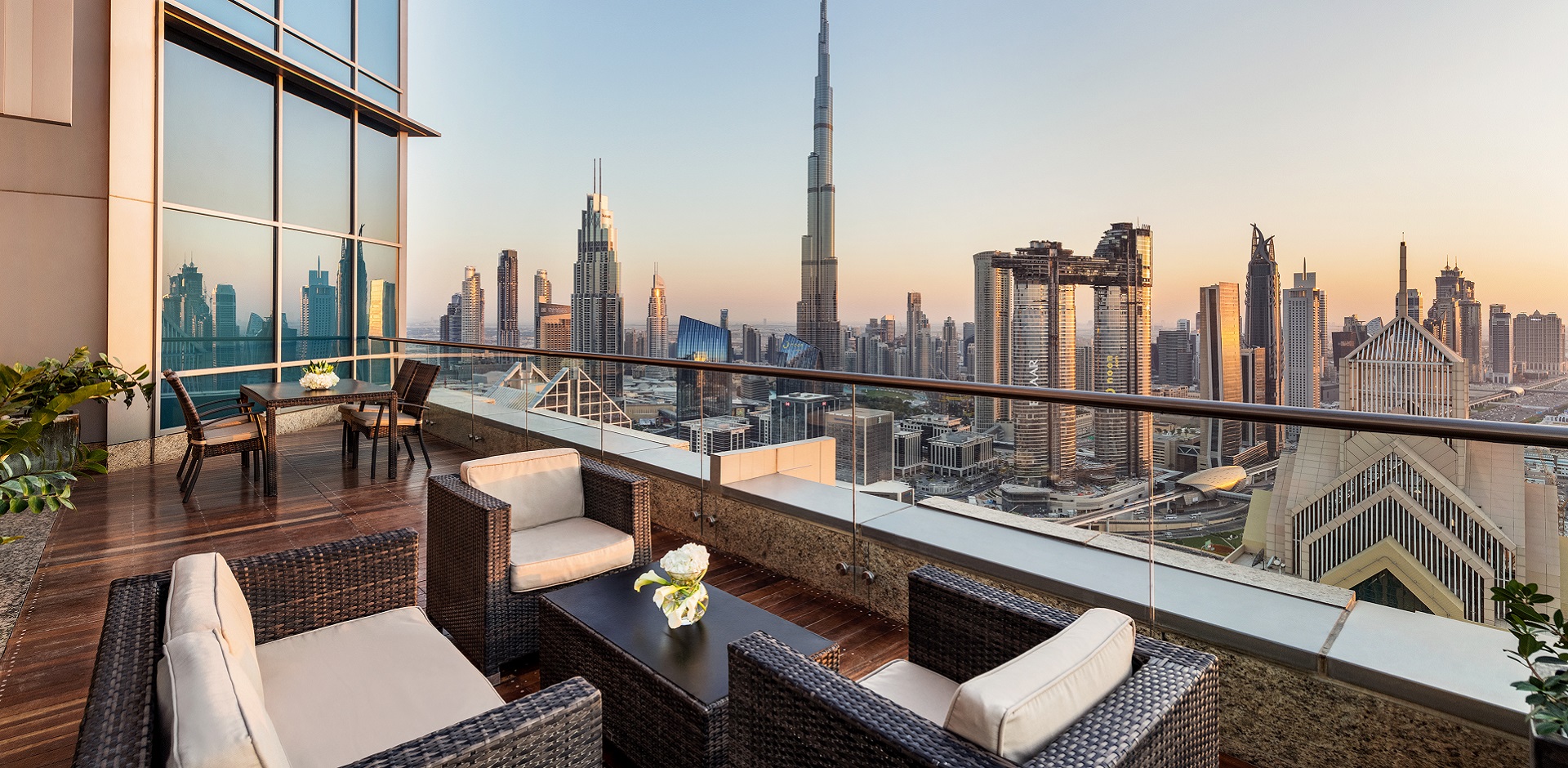 Shangri la hotel. Шангри ла Дубай. Shangri la Hotel Dubai. Shangri-la Dubai Шангри-ла отель, Дубай. Four points Дубай терраса.